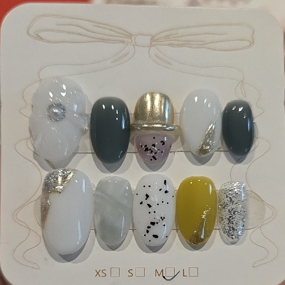 Stylish Mixed Color Press-On Nails